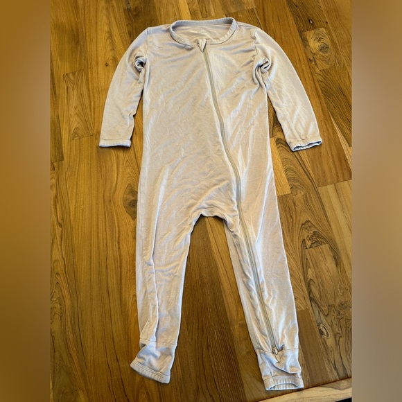 Kyte Baby zip up pajamas - 2T - Picture 1 of 3